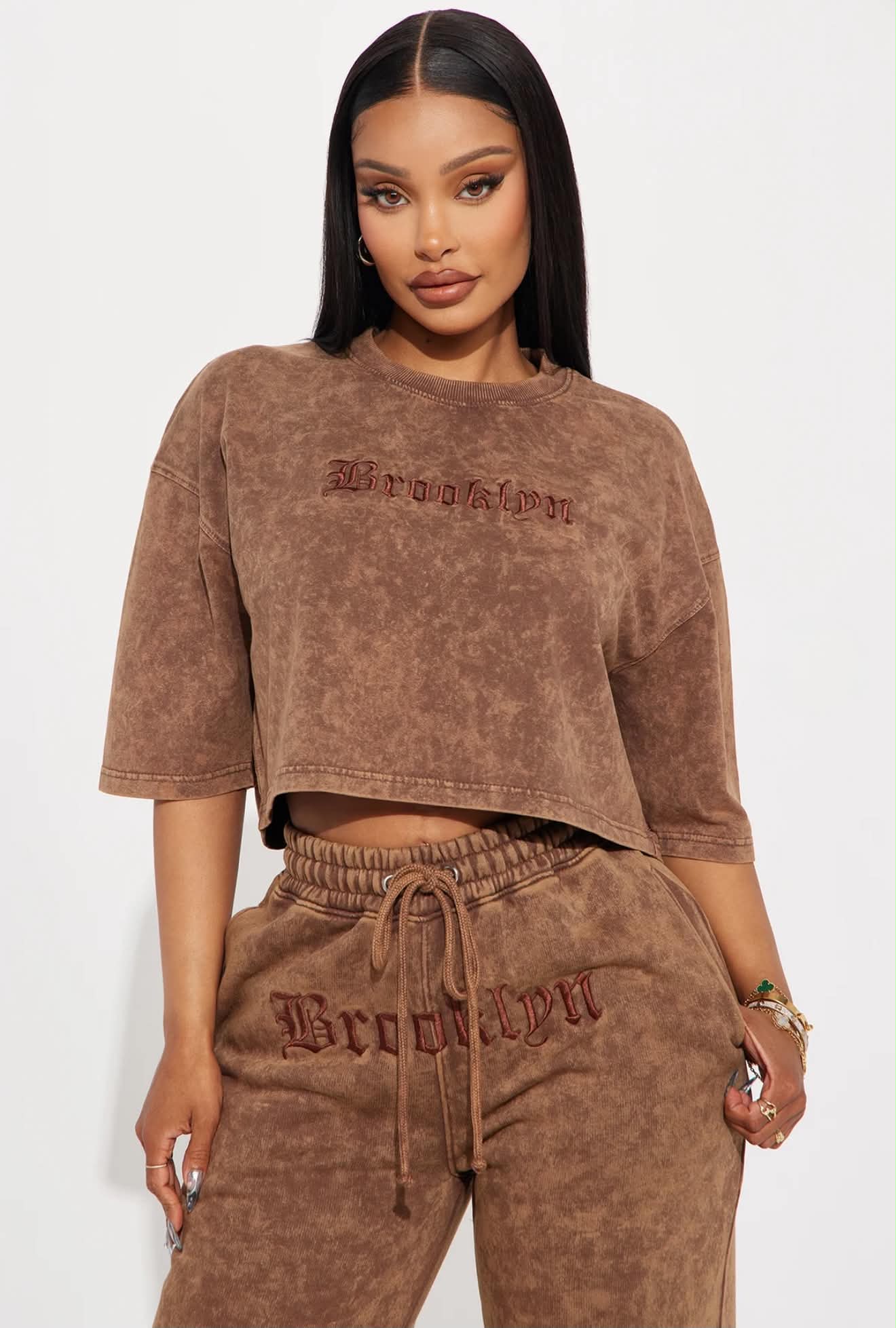 Conjunto Oversize Lavado Vintage para Mujer – Camiseta Crop y Jogger Casual