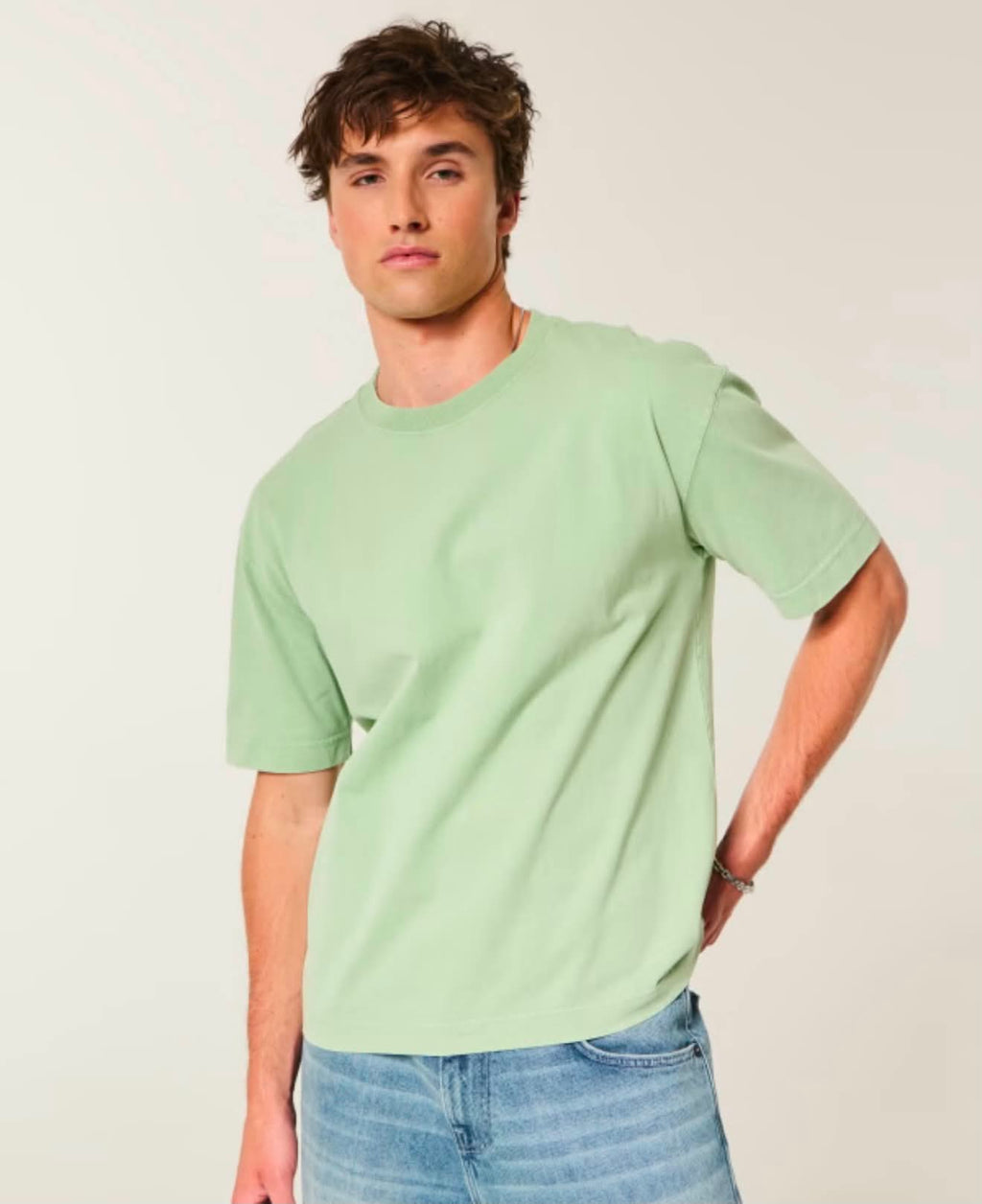 Camiseta de algodón gruesa de corte cuadrado y cuello redondo