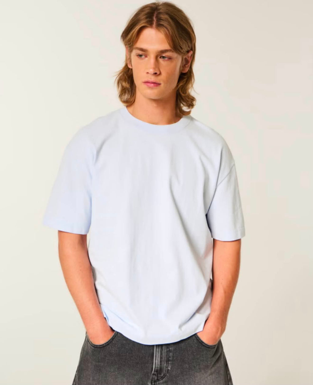 Camiseta de algodón gruesa de corte cuadrado y cuello redondo