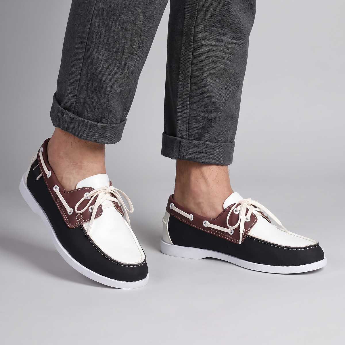 CLASSIC LEATHER BOAT SHOES