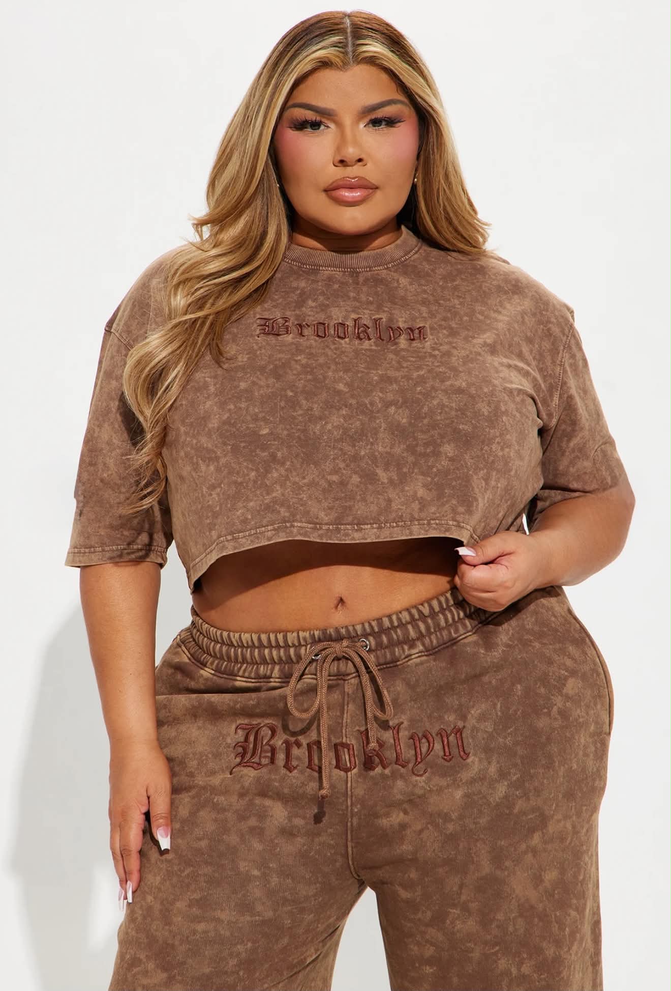 Conjunto Oversize Lavado Vintage para Mujer – Camiseta Crop y Jogger Casual